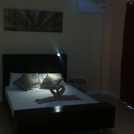 รีฟ บีช รีสอร์ต Hotel Siargao ภายนอก รูปภาพ