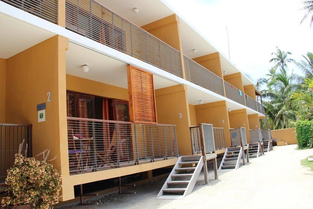 รีฟ บีช รีสอร์ต Hotel Siargao ภายนอก รูปภาพ